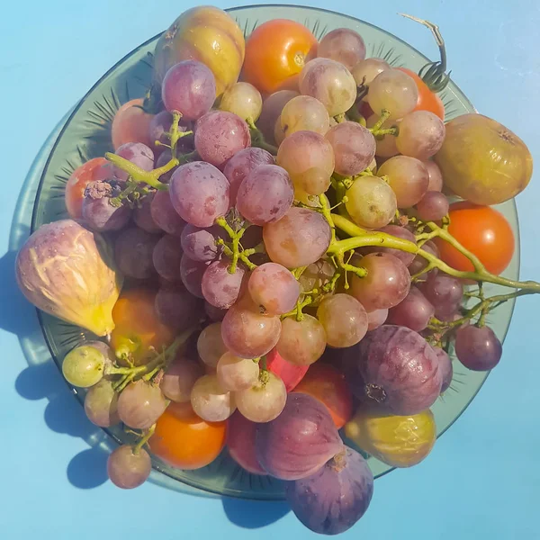 Variedade Frutos Verão Contra Fundo Azul — Fotografia de Stock