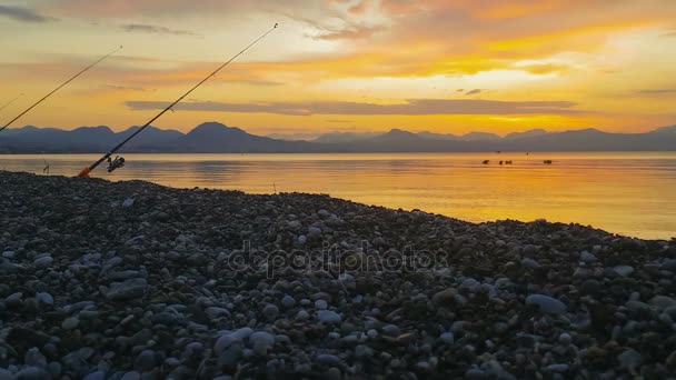 Caña Pescar Contra Una Hermosa Puesta Sol Invierno — Vídeo de stock