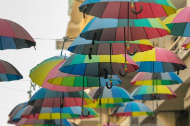 Yunanistan 'da Trikala' da şemsiyeli yol.