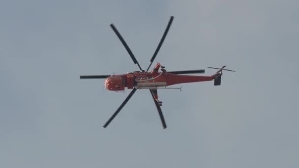 Loutraki Görögország 2019 Szeptember Tűzoltó Helikopter Közelről Levegőben — Stock videók