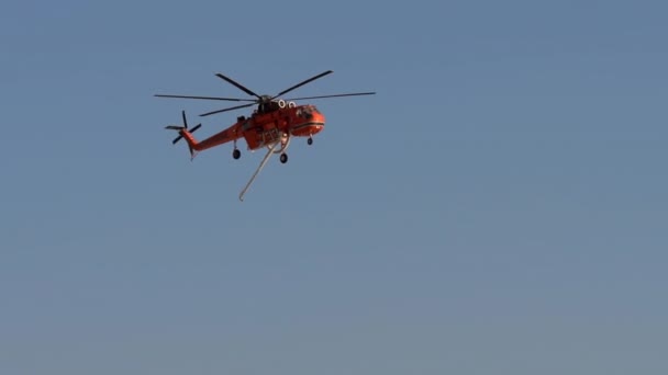 Loutraki Grecia Septembrie 2019 Elicopterul Incendiu Închide Vedere Scufundări Pentru — Videoclip de stoc