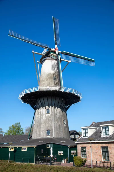 Windmil Windlust kohteessa Wateringen, Westland, Alankomaat — kuvapankkivalokuva