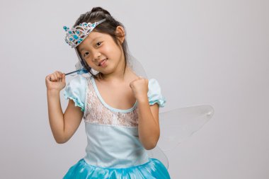 Çocuk beyaz izole bale elbiseli