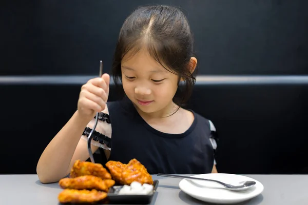 Kid Eating Fried Chicken — Stock Photo, Image