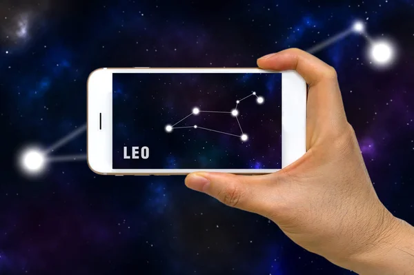 Augmented Reality, Ar, Leo zodiaku konstelacji aplikacji na ekranie smartfona koncepcji — Zdjęcie stockowe