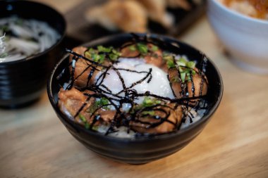 Japon tavuk pilav kasesi, Vintage bir görünüm