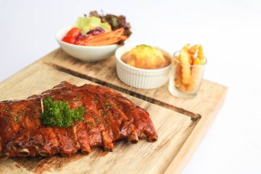 Barbekü. Domuz yedek kaburga, pirzola, domuz ripleri bebeğim