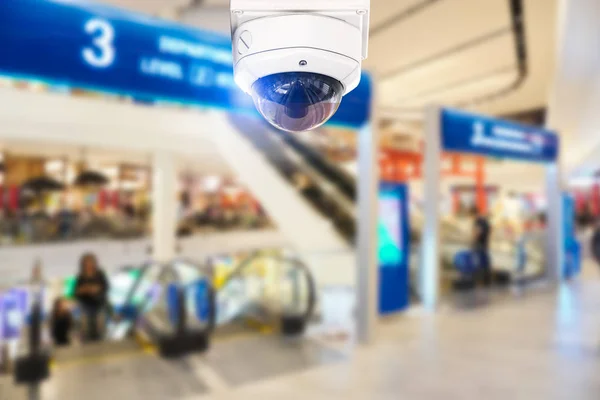 Centro comercial de cámaras de seguridad CCTV sobre fondo borroso . — Foto de Stock