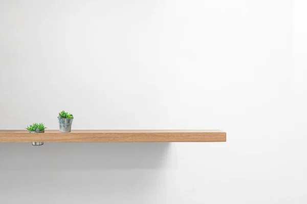Mensola in legno di spazio libero per la vostra decorazione. Copia spazio . — Foto Stock