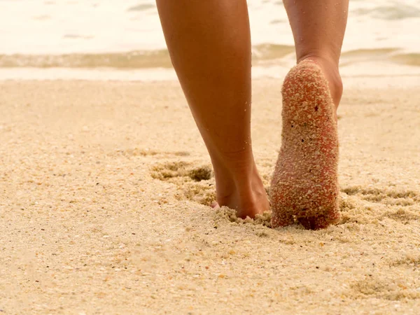 Sexy Asijské Ženy Nohy Krok Tropické Písečné Pláži Chodící Samice — Stock fotografie