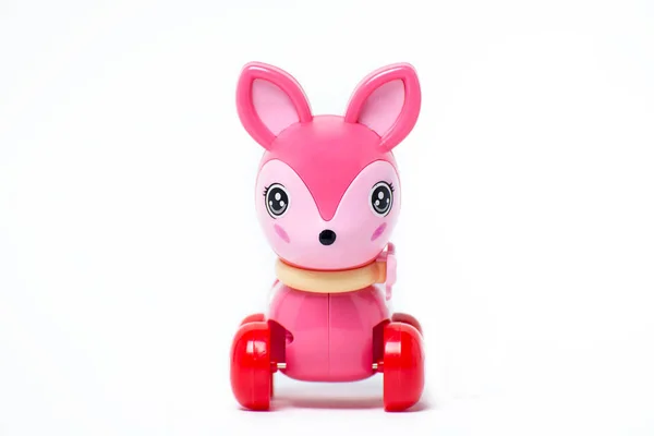 子供のためのピンクのゼンマイおもちゃ鹿 — ストック写真