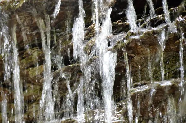 Cascata nel parco — Foto Stock