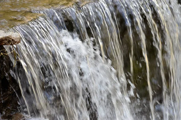 Cachoeira no parque — Fotografia de Stock