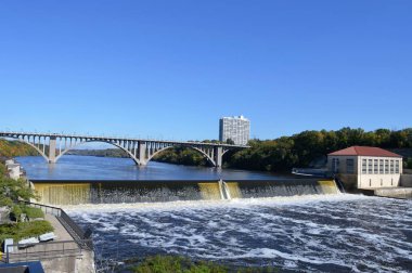 Şelale Ford Barajı