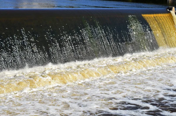 Vattenfallet vid Ford Dam — Stockfoto