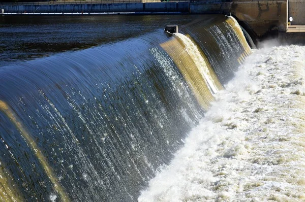 Vattenfallet vid Ford Dam — Stockfoto