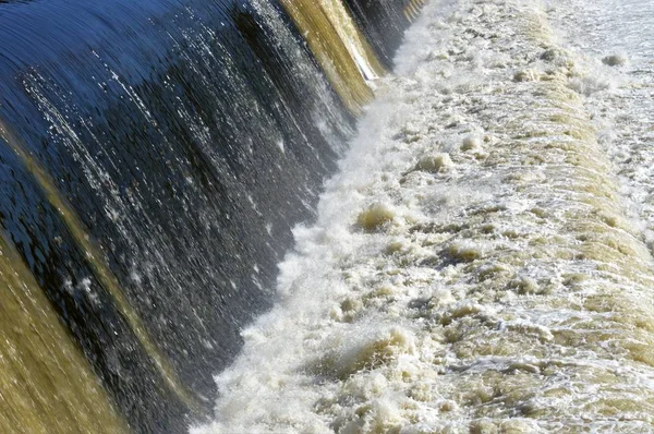 Wasserfall am Furt-Damm — Stockfoto