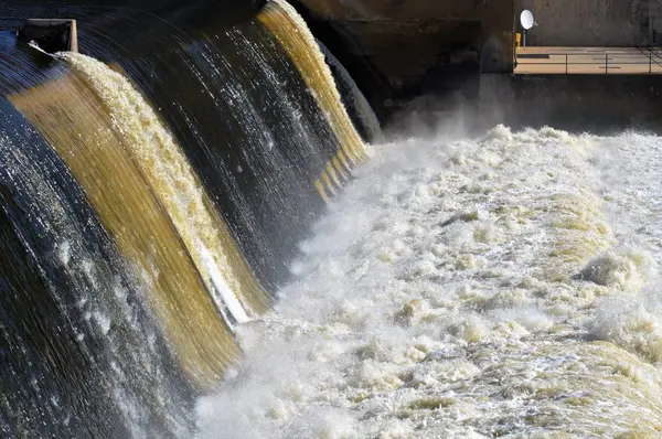 Vattenfallet vid Ford Dam — Stockfoto