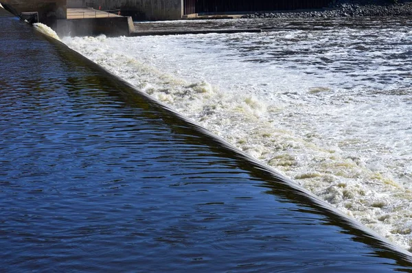 Vattenfallet vid Ford Dam — Stockfoto