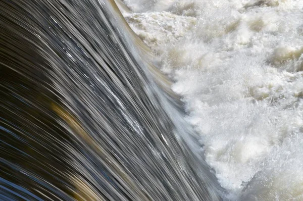Vattenfallet vid Ford Dam — Stockfoto