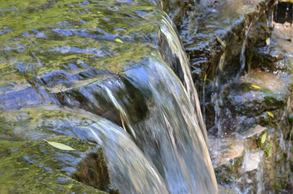 Cachoeira no parque — Fotografia de Stock