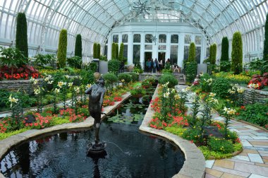 Saint Paul, Minnesota Haziran 2017: Yaz çiçek göster: Como Hayvanat Bahçesi ve St Paul, Mn limonlukta batık bahçesinde.