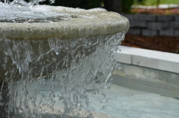 Una fontana d'acqua — Foto Stock