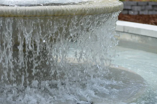 Una fontana d'acqua — Foto Stock