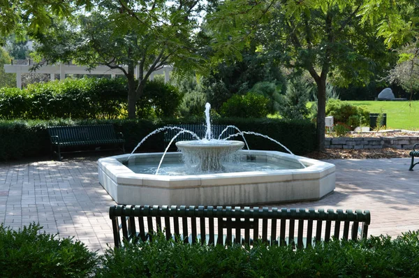 Una fontana d'acqua — Foto Stock