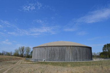 Bir alan içinde su depo tank