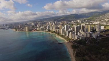 Hava Waikiki defne Kalkaua Ave