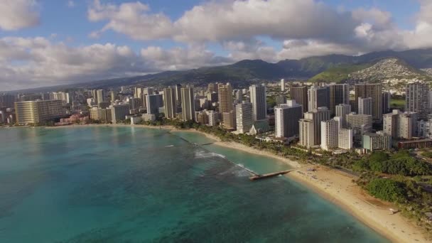 Aerial Waikiki bay Kalkaua Ave — Stockvideo