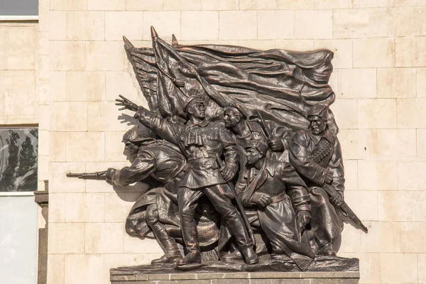 Volgograd. Tren Gar Binası önündeki kısma