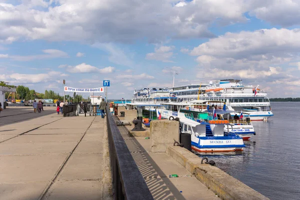 Volgograd. Rusya-11 nehir İstasyonu merkezi Waterfront Volgograd iskele 2017 görebilirsiniz