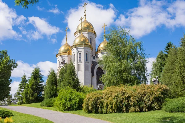 Volgograd. Rusya - 3 Haziran 2017. Volgograd Mamayev Kurgan, kilise All Saints — Stok fotoğraf