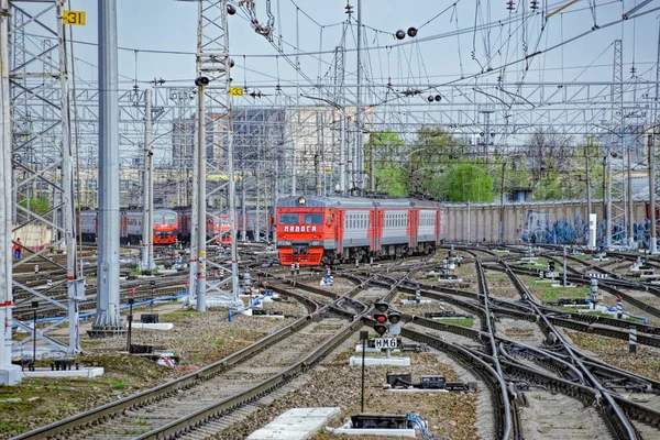 Train électrique de banlieue rouge moderne Ladoga — Photo