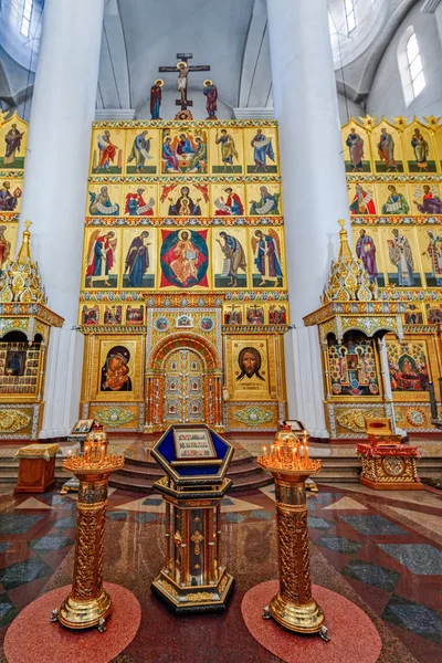 Interieur van de kathedraal van de veronderstelling van onze lieve vrouw, Yaroslavl, — Stockfoto
