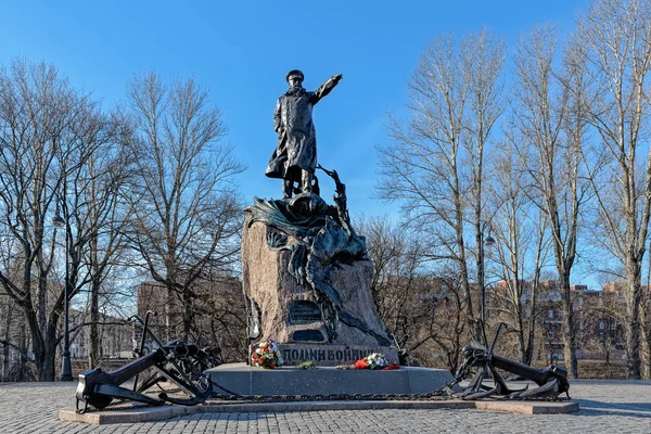 Památník vice-admirál makarov v kronstadt, Rusko. — Stock fotografie