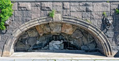 Heykel ve aslan başını Stadshuset (Belediye Binası) diğerine. Kun