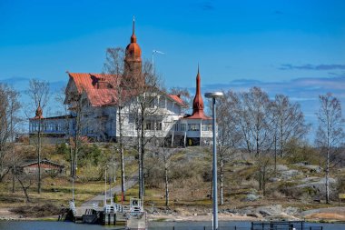 Kırmızı çatı Luoto Klippan adada, Helsinki bina