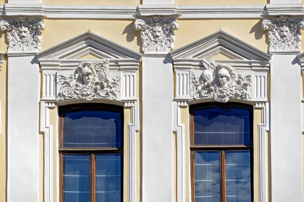 Sjeremetev palace - fontänen hem, st. petersburg — Stockfoto