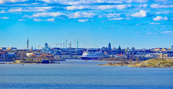 Ciężarowe prom przez Viking line odloty z południowej harbo — Zdjęcie stockowe