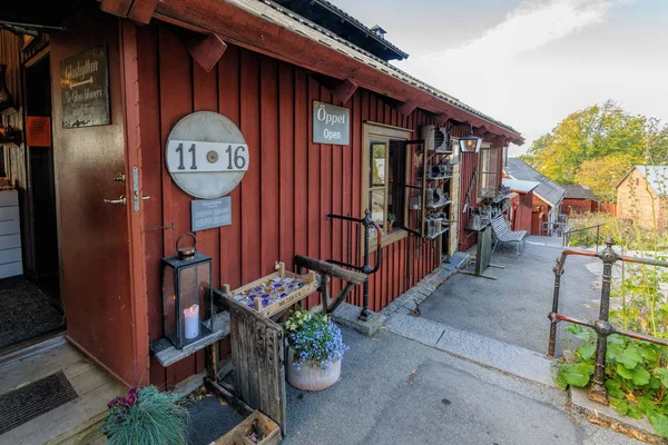 Byggnaderna Glashyttan (Glasbruk) byggdes på Skansen stad — Stockfoto