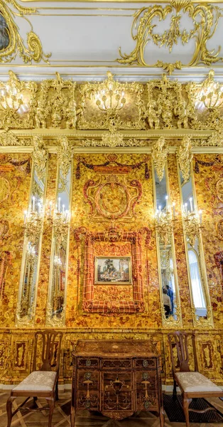 러시아 상트페테르부르크 2020 캐서린 궁전에 거울로 둘러싸인 패널로 장식되어 — 스톡 사진