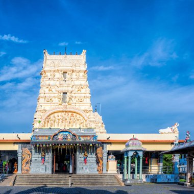 PENANG, MALAYSIA - 18 Ekim 2017: Hindu Bayan Baru Sivan Tapınağı, resmi adıyla Sri Vishwanather Sri Visalatchi Alayam, Seberang Jaya.