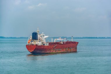 Malezya, Johor 'daki Pengerang Deepwater Petrol Terminali' nin önüne demir atmış petrol tankeri..