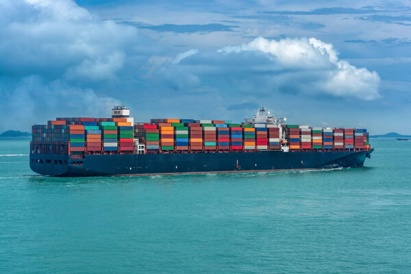 Typical large boxship in design and layout have a twin-island design, with the accommodation, including the navigation bridge, located foreship and the engine room positioned semi-aft.