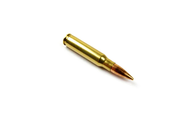 Single Shiny Brass Rifle Bullet White Background — Stok fotoğraf