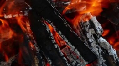 Ahşap yangın alev spire şenlik ateşi şöminede yanan