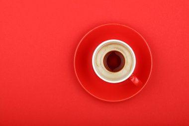 Kırmızı daire ile bir boş espresso kahve Kupası